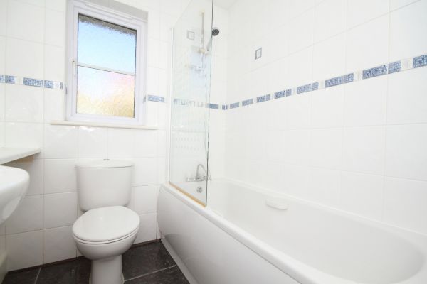 Cost of Shower Window Replacement in Bronx